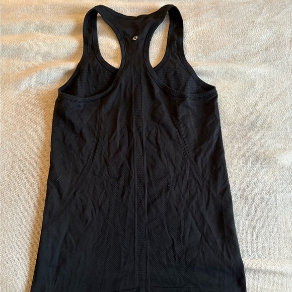 Lulu Lemon Tank - Picture 2 of 2